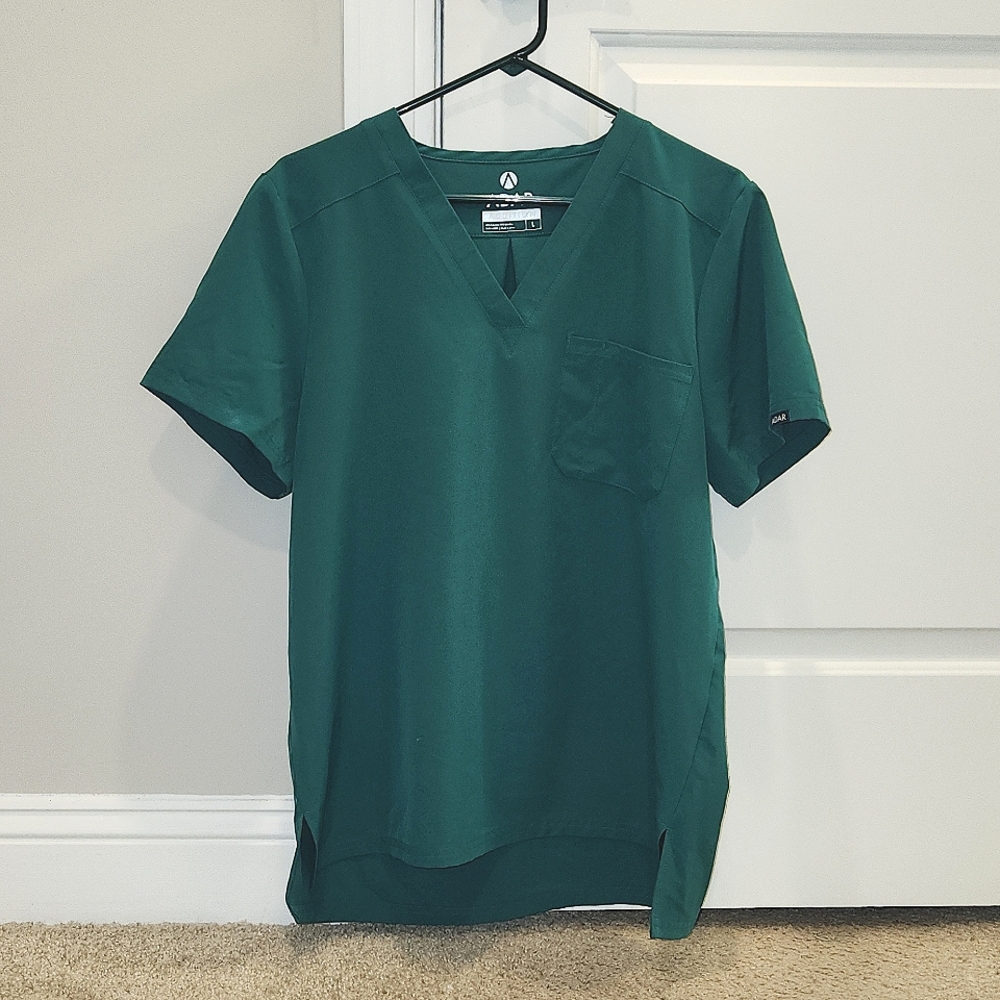 Scrub set